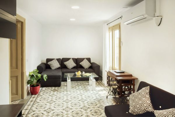 Historic Barcelona Gem: 3BR by Boqueria