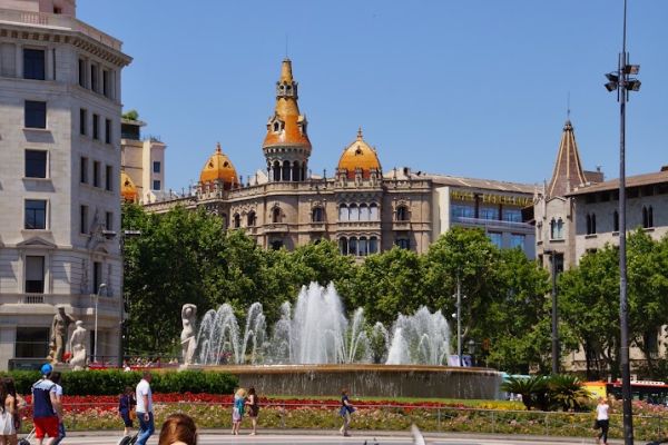 ¡Hola BCN! Tarjeta de viaje de Barcelona