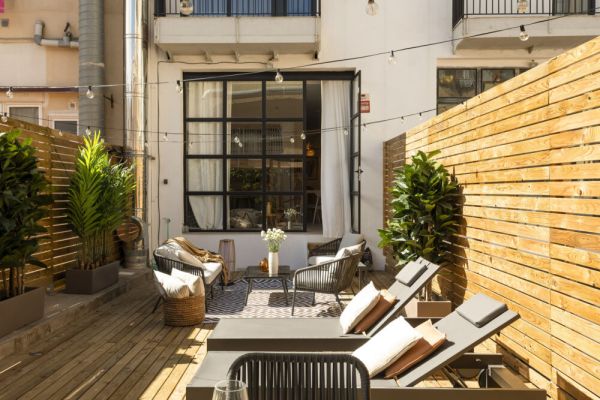 Gem with private terrace in Poblenou