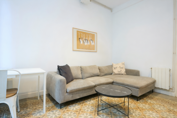 Sant Antoni 2BR • Balcony • AC & Workspace