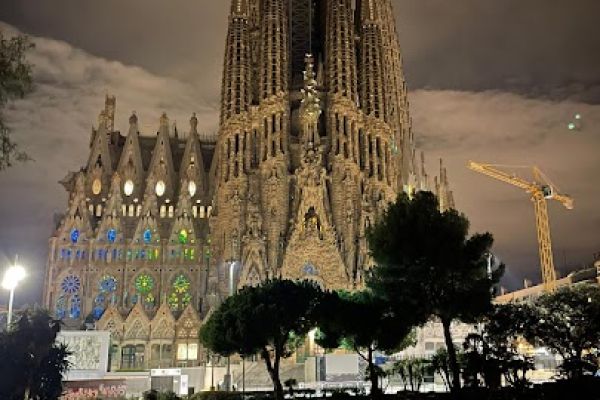 Sagrada Familia & Towers Guided Tour