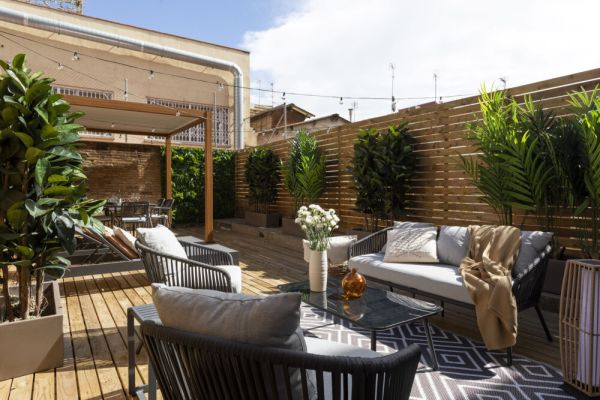 Gem with private terrace in Poblenou