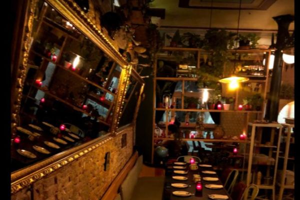 San Pedrito, Restaurante Y Licoreria