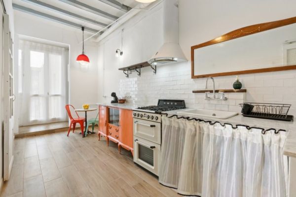 Cozy Central Barcelona Stay: Your Urban Retreat