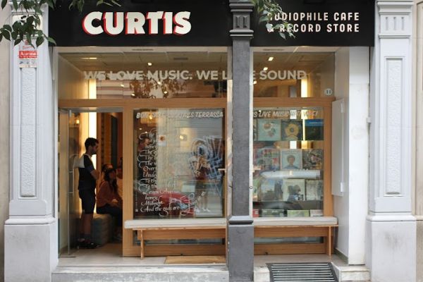 Curtis Audiophile Cafe & Record Store