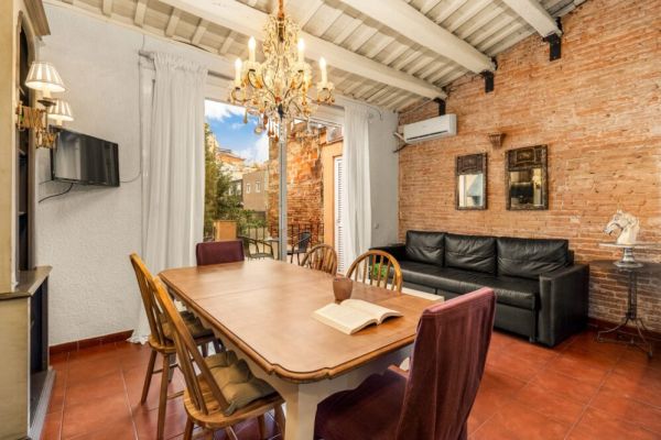 Gràcia Loft + Terrace BBQ • AC & Fiber Wi-Fi