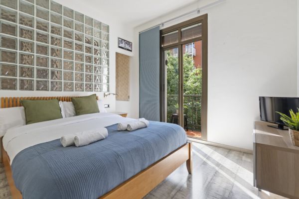 Steps to Sagrada Familia: 2Bedroom Retreat