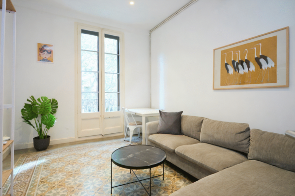 Sant Antoni 2BR • Balcony • AC & Workspace