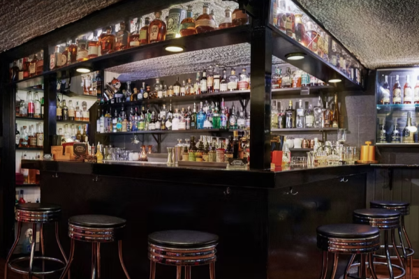 Old Fashioned Gin Tonic & Cocktail Bar