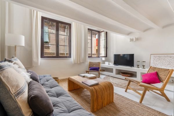 Stylish Duplex in Historic Born