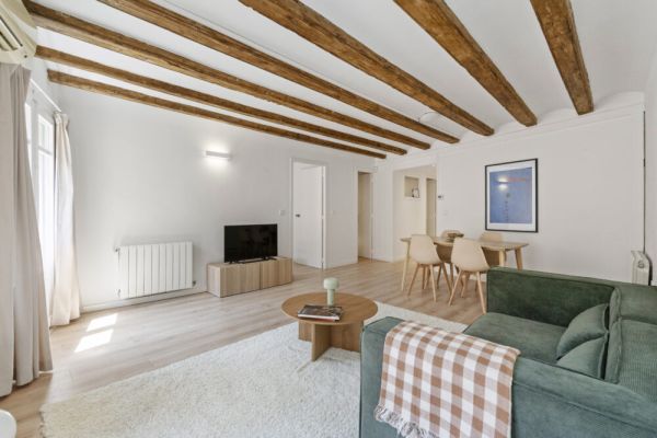 Bright 3-Bedroom Monthly Rental with Workspace&AC